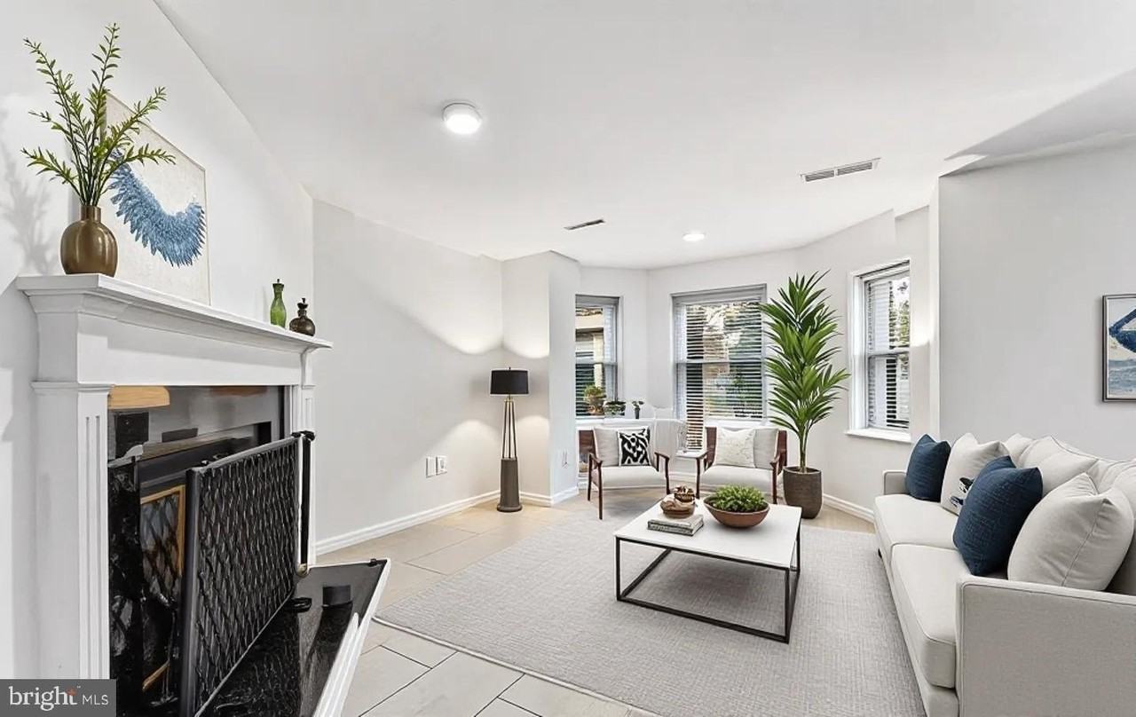 1124 25th St Nw #T4 - Photo 3 of 21