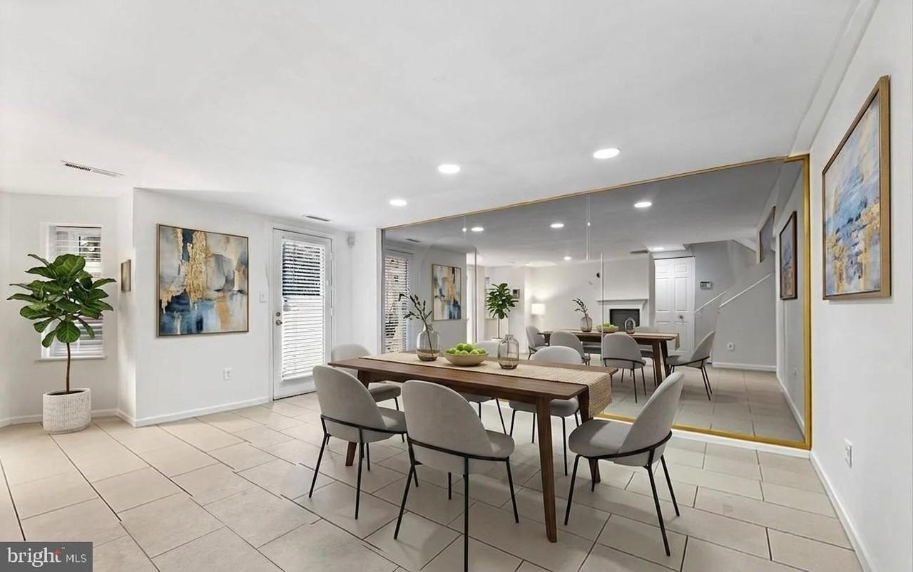 1124 25th St Nw #T4 - Photo 4 of 21