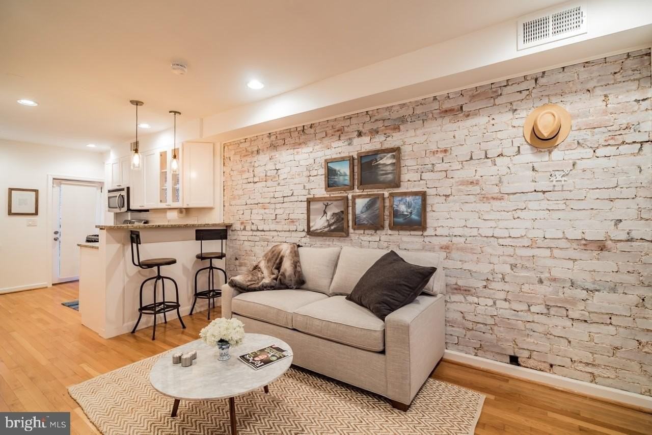 619 11th St Ne - Photo 2 of 6