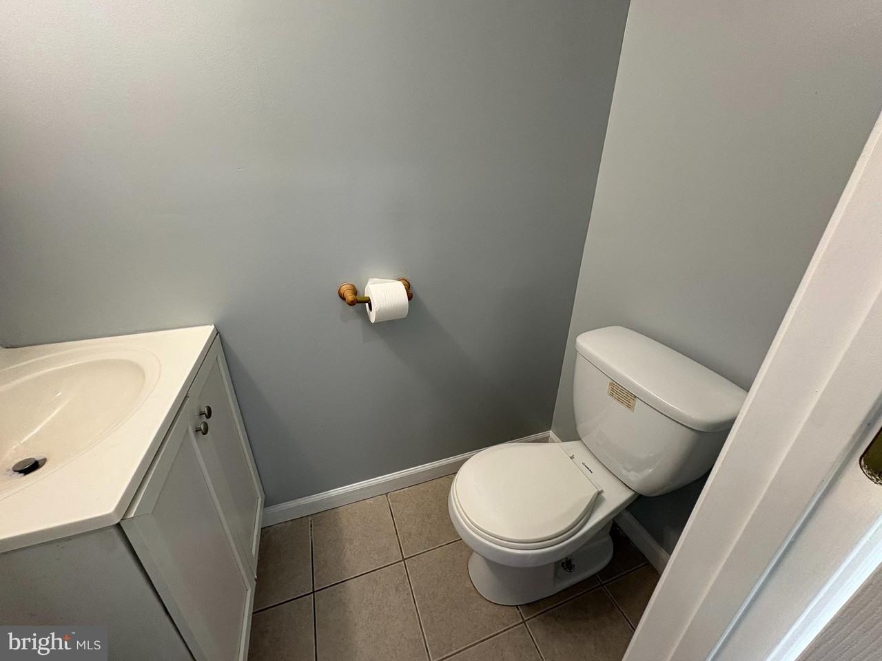 1624 Elkins Ln - Photo 3 of 10