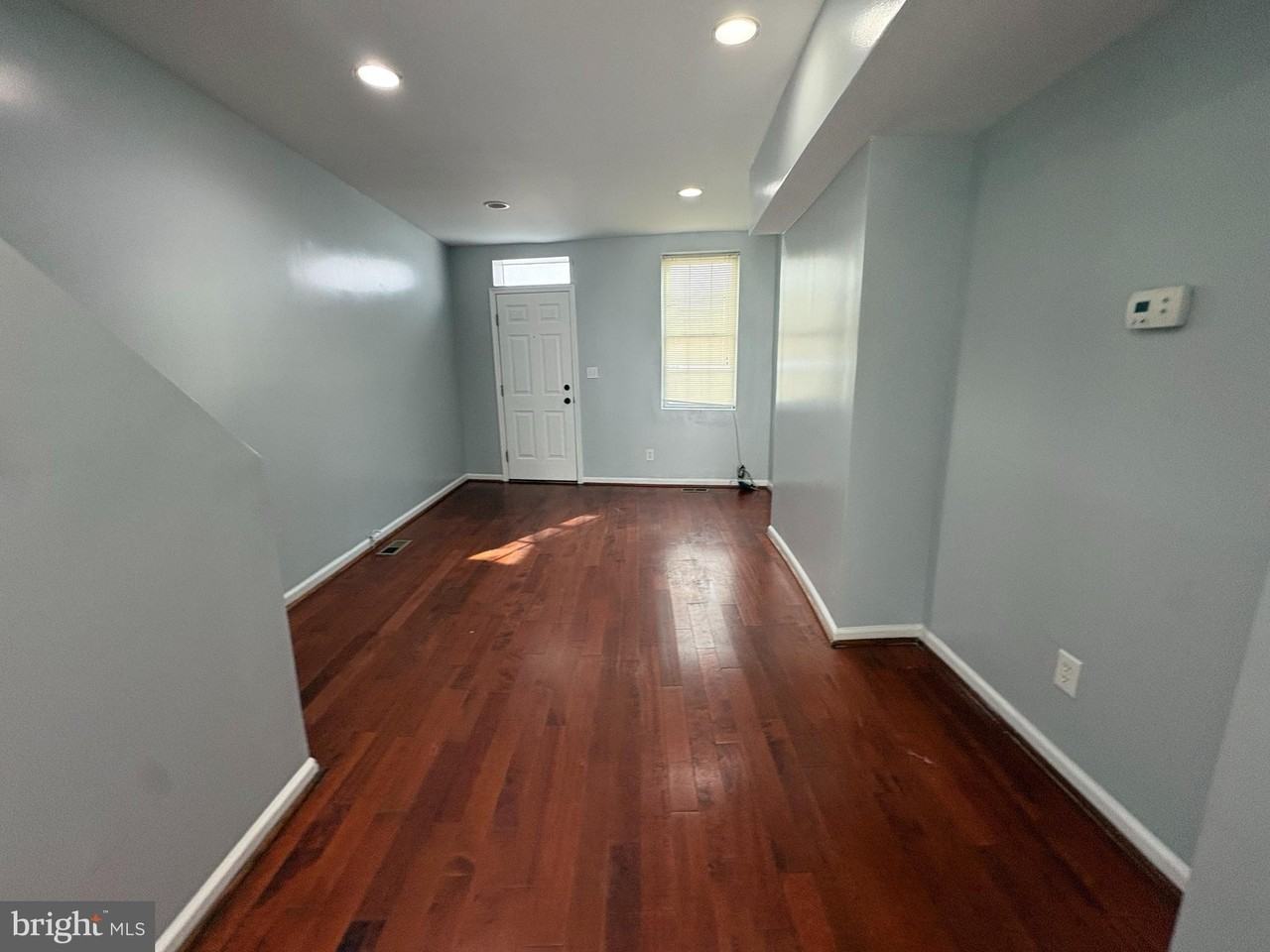 1624 Elkins Ln - Photo 4 of 10