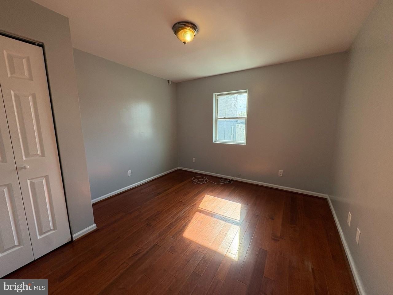 1624 Elkins Ln - Photo 5 of 10