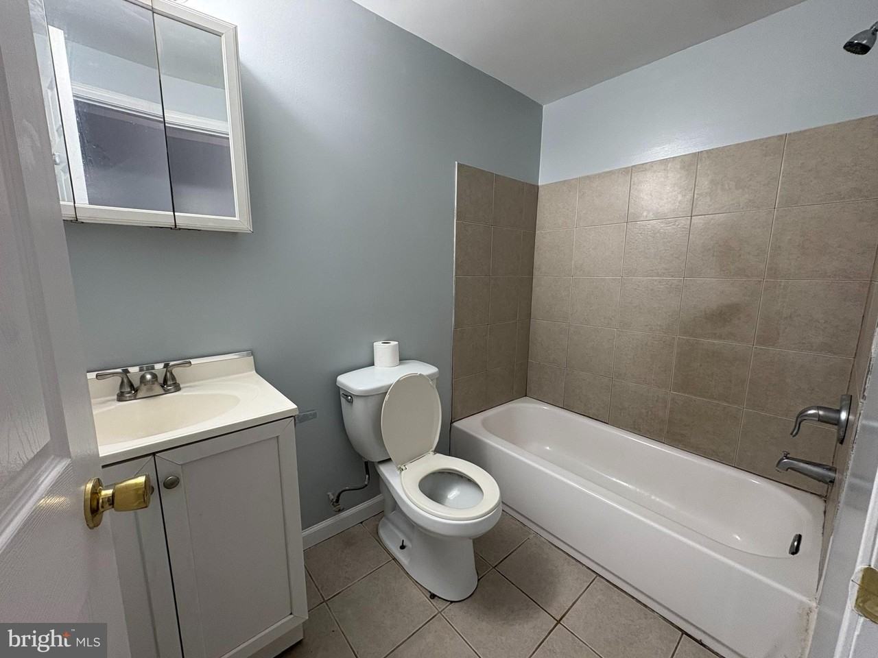 1624 Elkins Ln - Photo 6 of 10