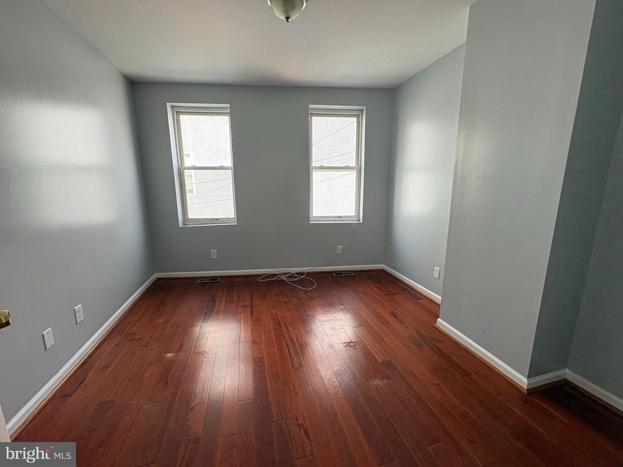 1624 Elkins Ln - Photo 7 of 10