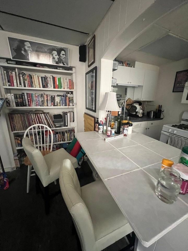 1923 E Pratt St #2R - Photo 4 of 8