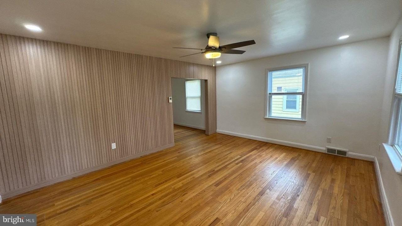 436 Westshire Dr - Photo 2 of 24