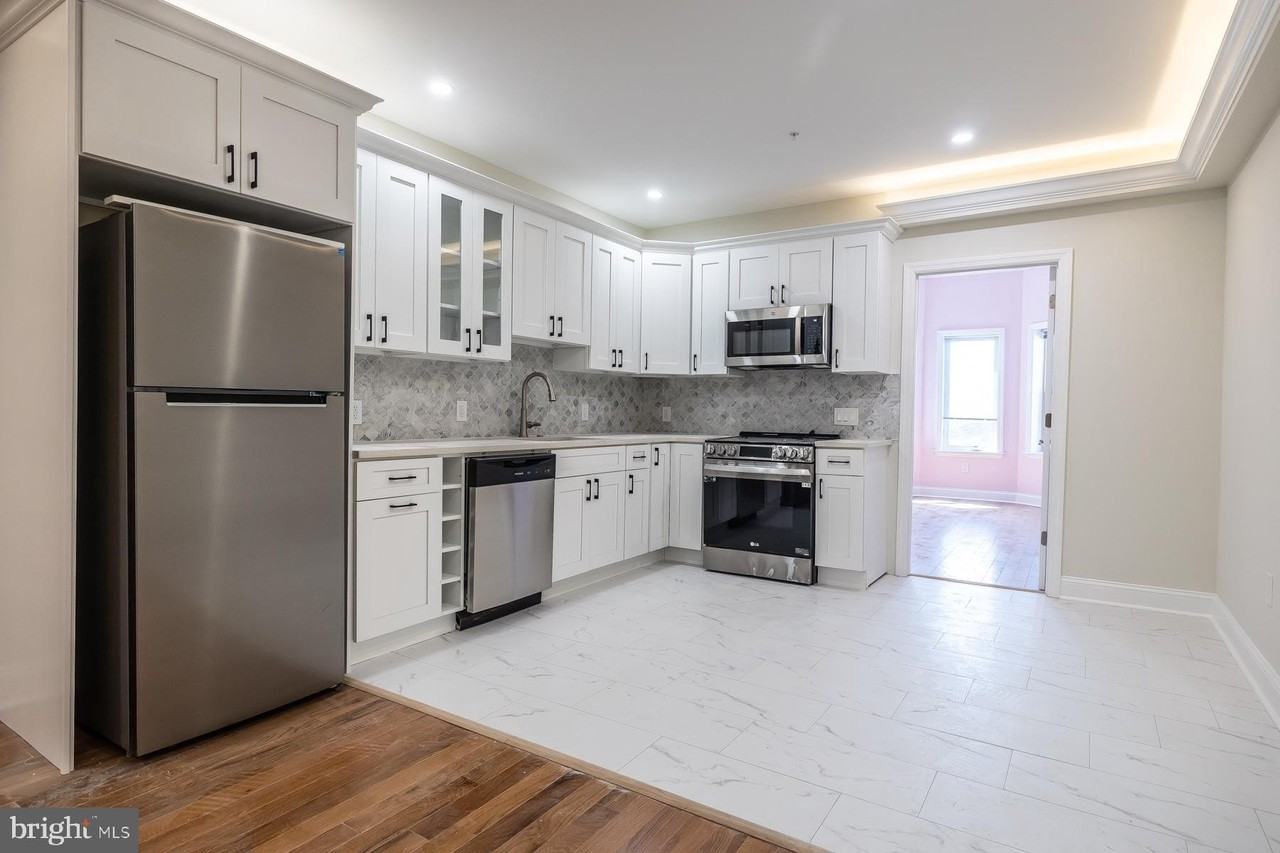 693 Haddon Ave - Photo 2 of 9