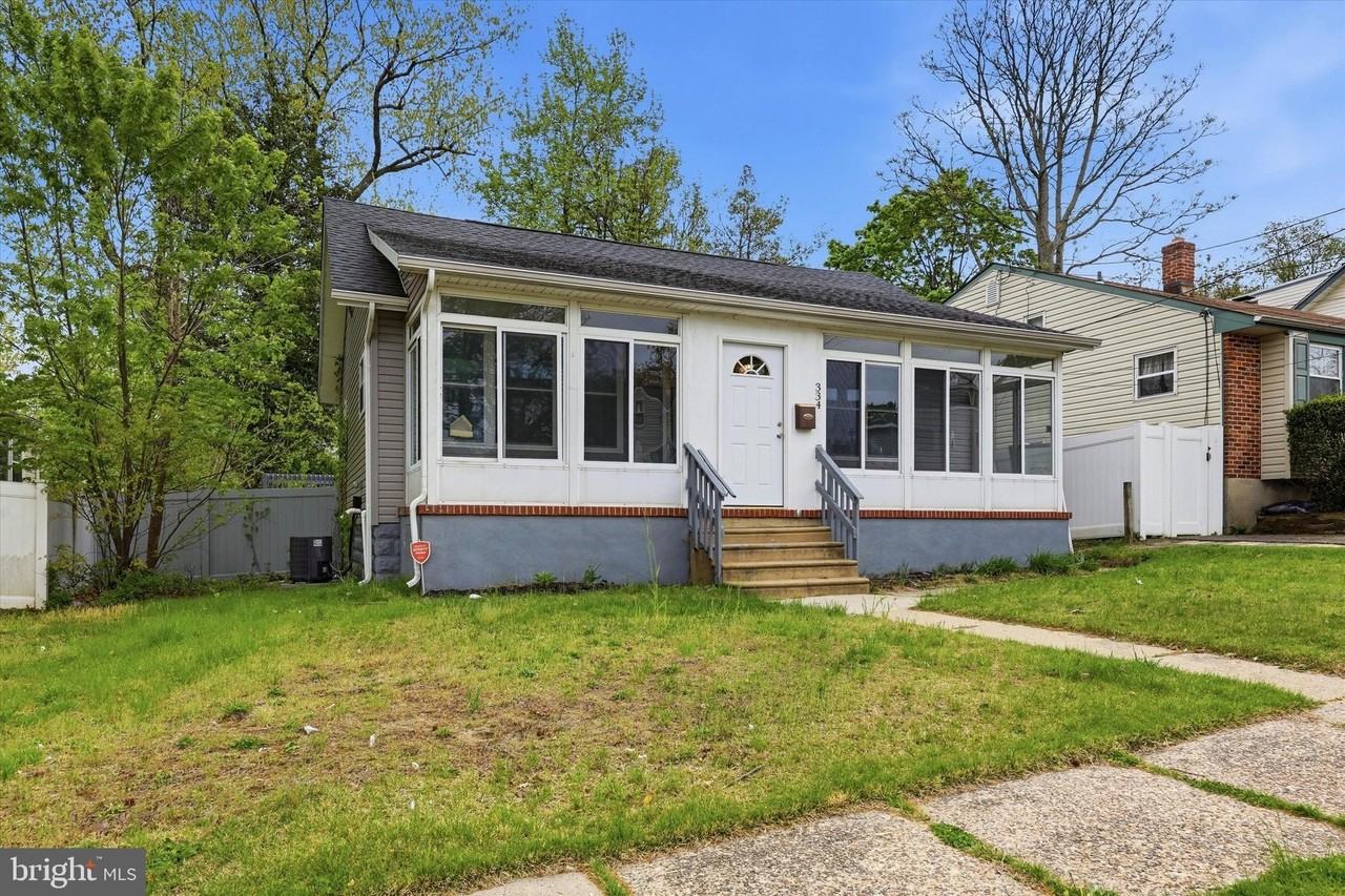 334 N Oakland Ave - Photo 2 of 15