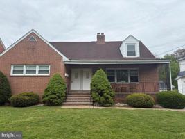 featured image of 1192 Parkway Ave #2