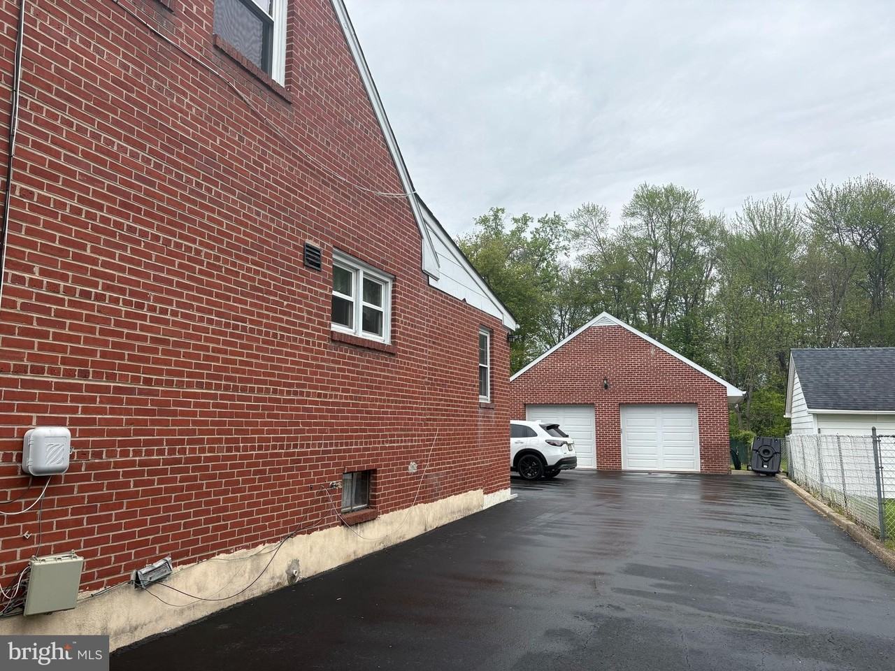 1192 Parkway Ave #2 - Photo 2 of 19