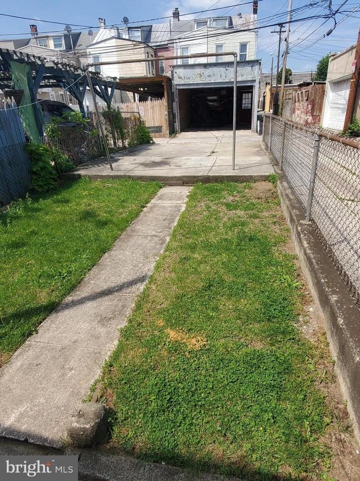 638 N 2nd St #1 - Photo 2 of 13