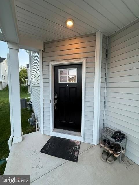 704 Peony Ln - Photo 3 of 40