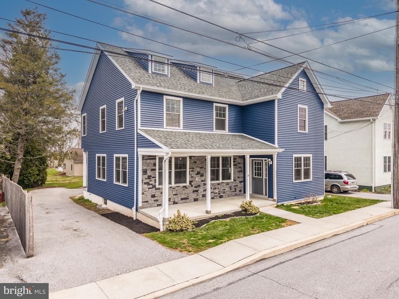 411 James St - Photo 2 of 50