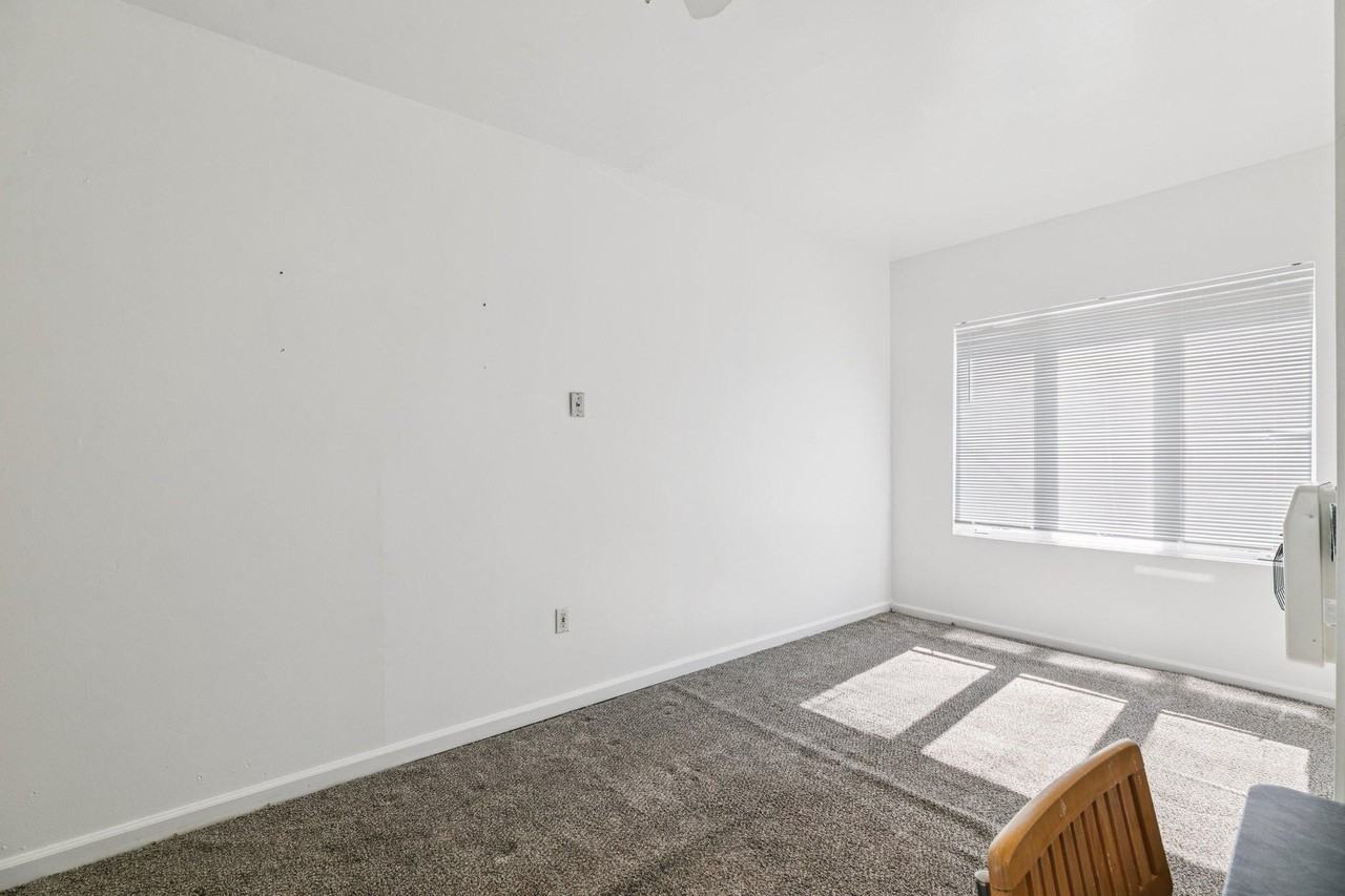 3379 Frederick St - Photo 7 of 42