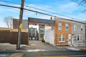 featured image of 443 Shurs Ln #18