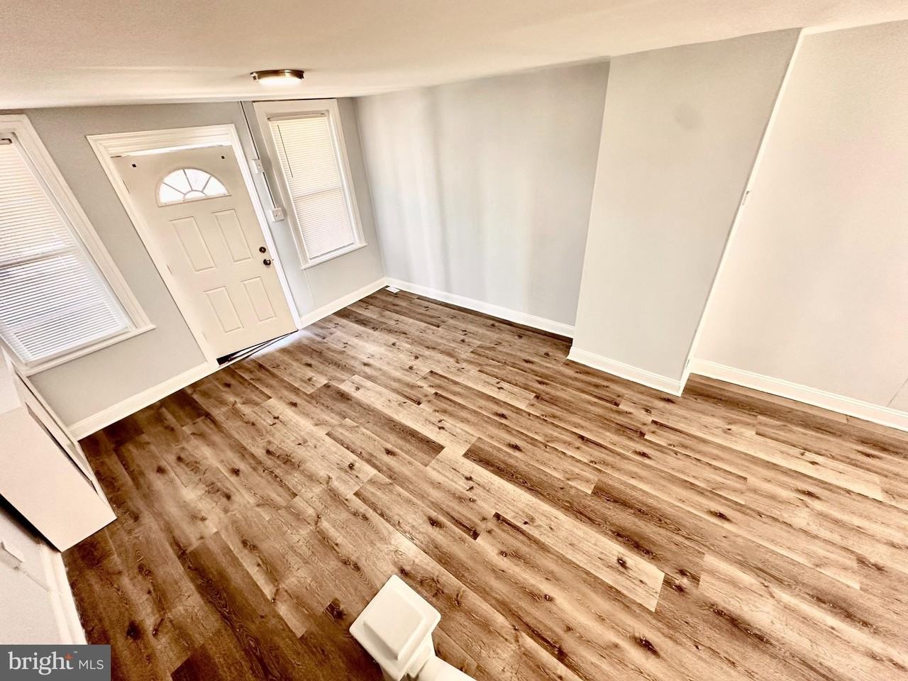 1438 S 28th St - Photo 4 of 14