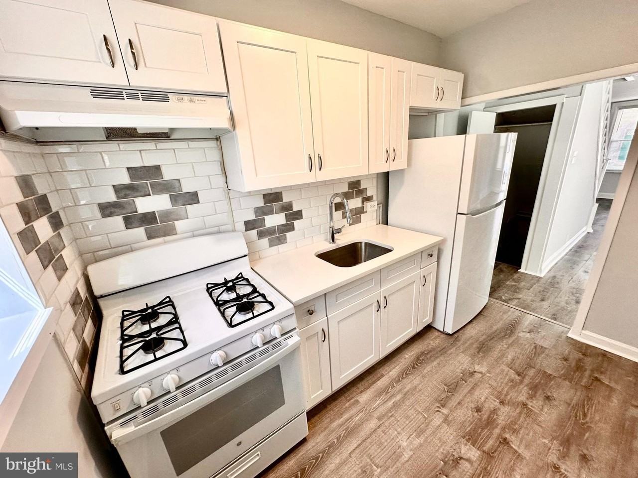 1438 S 28th St - Photo 7 of 14