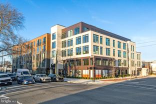 701 N Henry St #213 - Photo 1 of 1