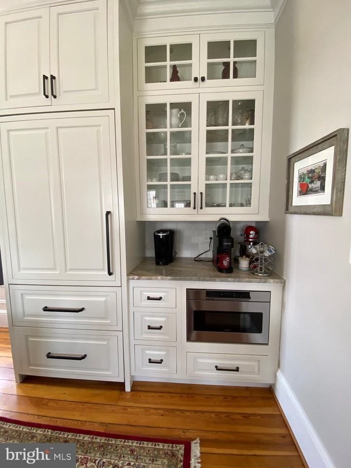 74 Waterloo St - Photo 5 of 19