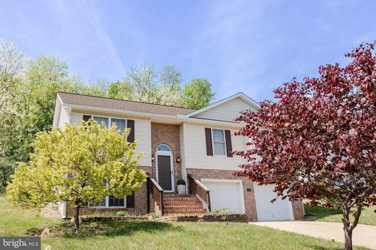 103 Mummert Cir - Photo 2 of 27