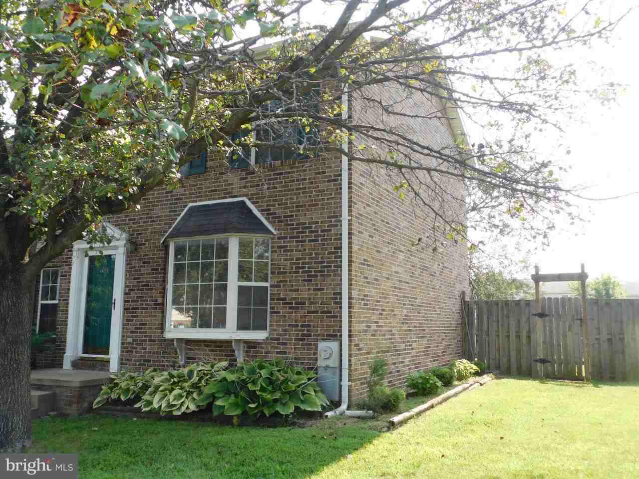 214 Banbury Ter - Photo 2 of 12