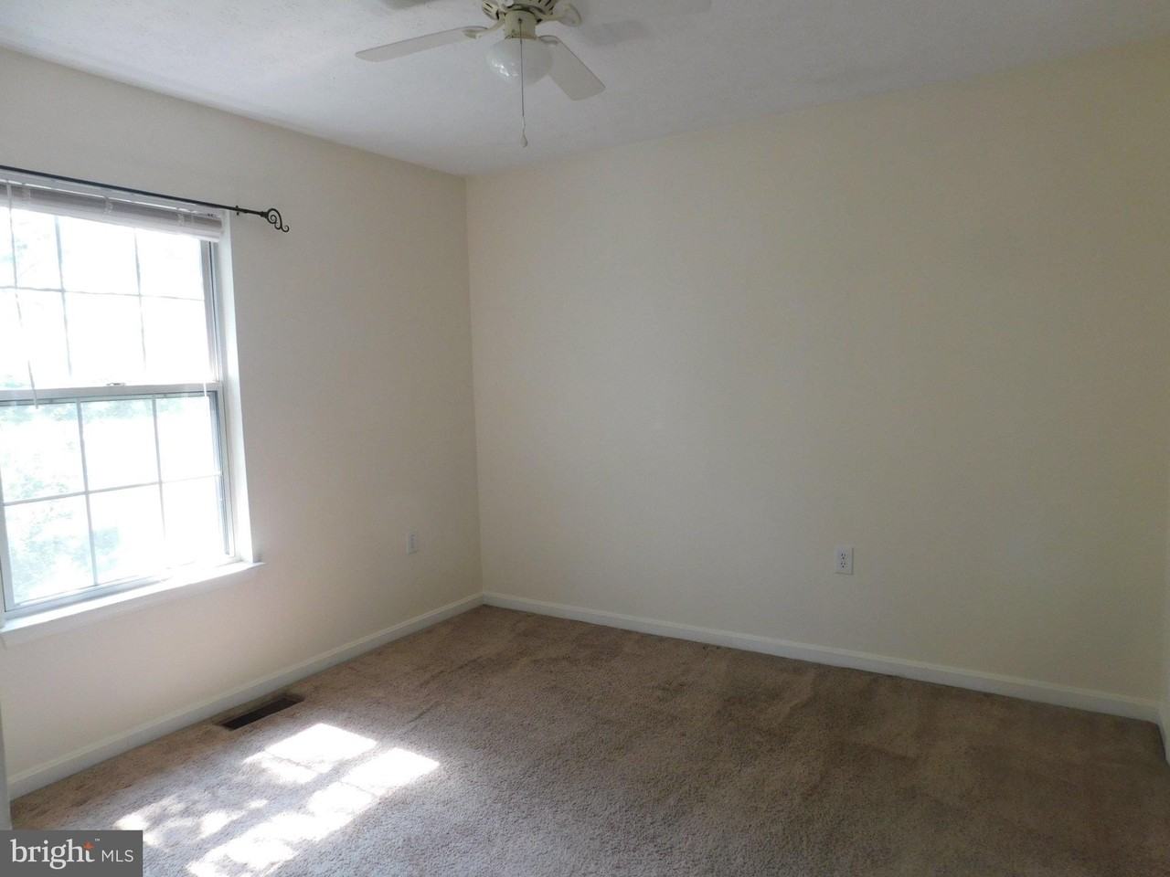 214 Banbury Ter - Photo 7 of 12