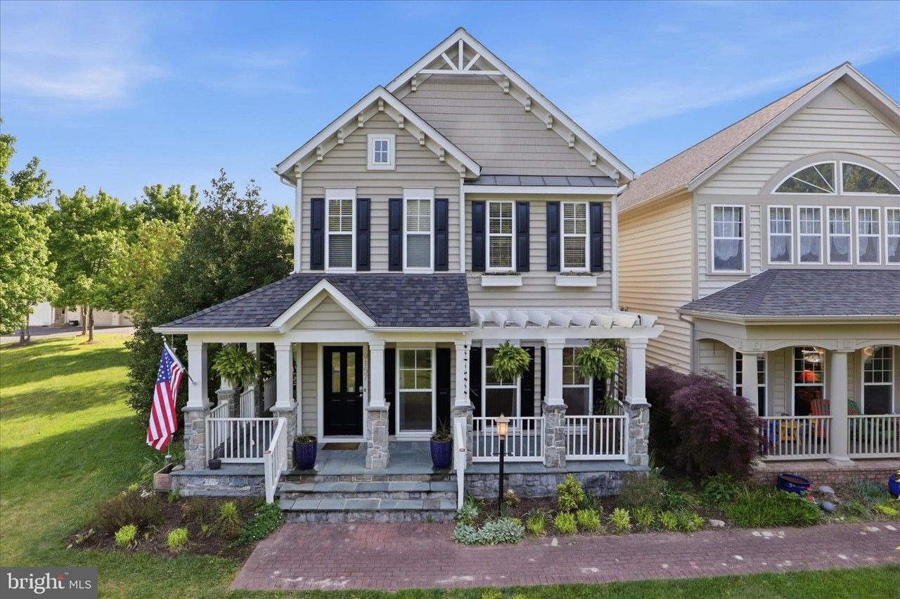 9157 Stonegarden Dr - Photo 2 of 48