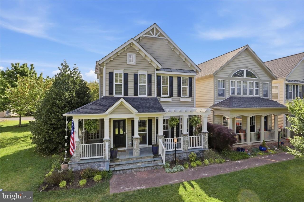 9157 Stonegarden Dr - Photo 3 of 48