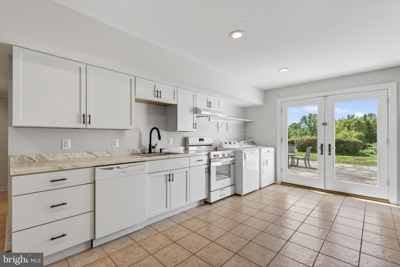 740 Kentland Dr - Photo 3 of 20