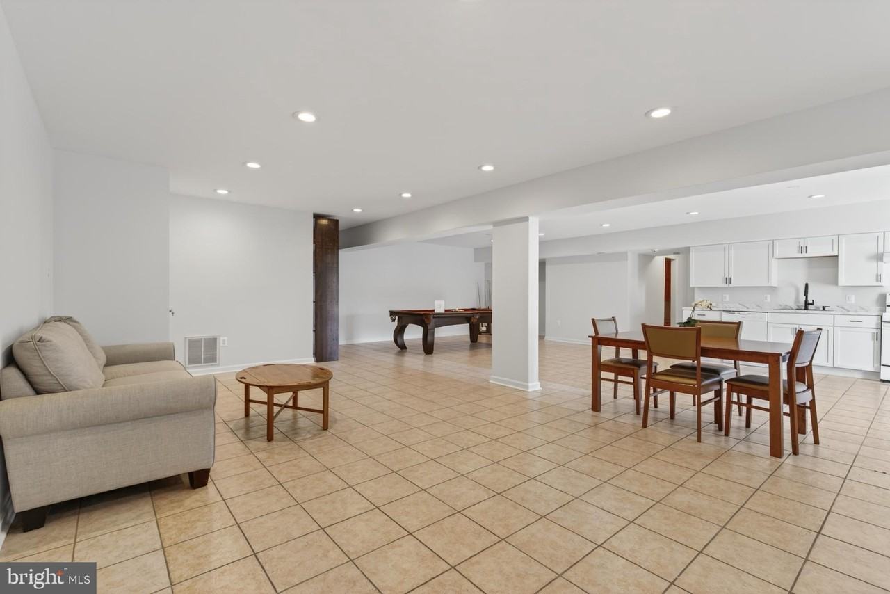 740 Kentland Dr - Photo 7 of 20