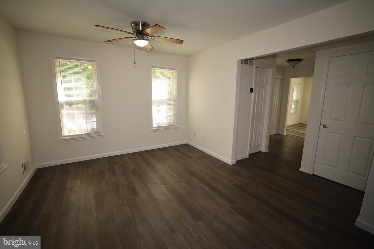 2400 Ansdel Ct - Photo 3 of 19