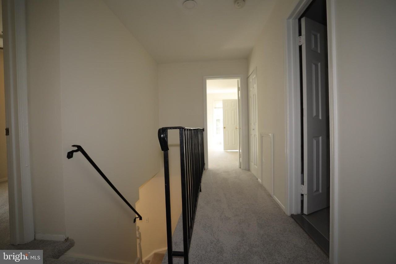 2400 Ansdel Ct - Photo 6 of 19