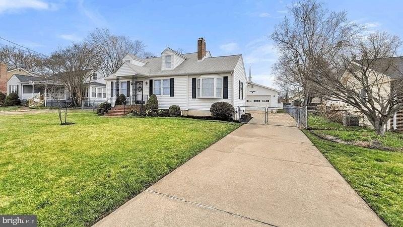 1406 F St - Photo 2 of 28