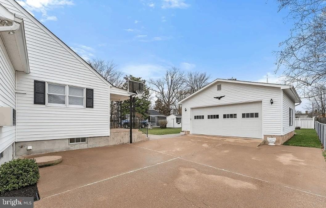 1406 F St - Photo 5 of 28