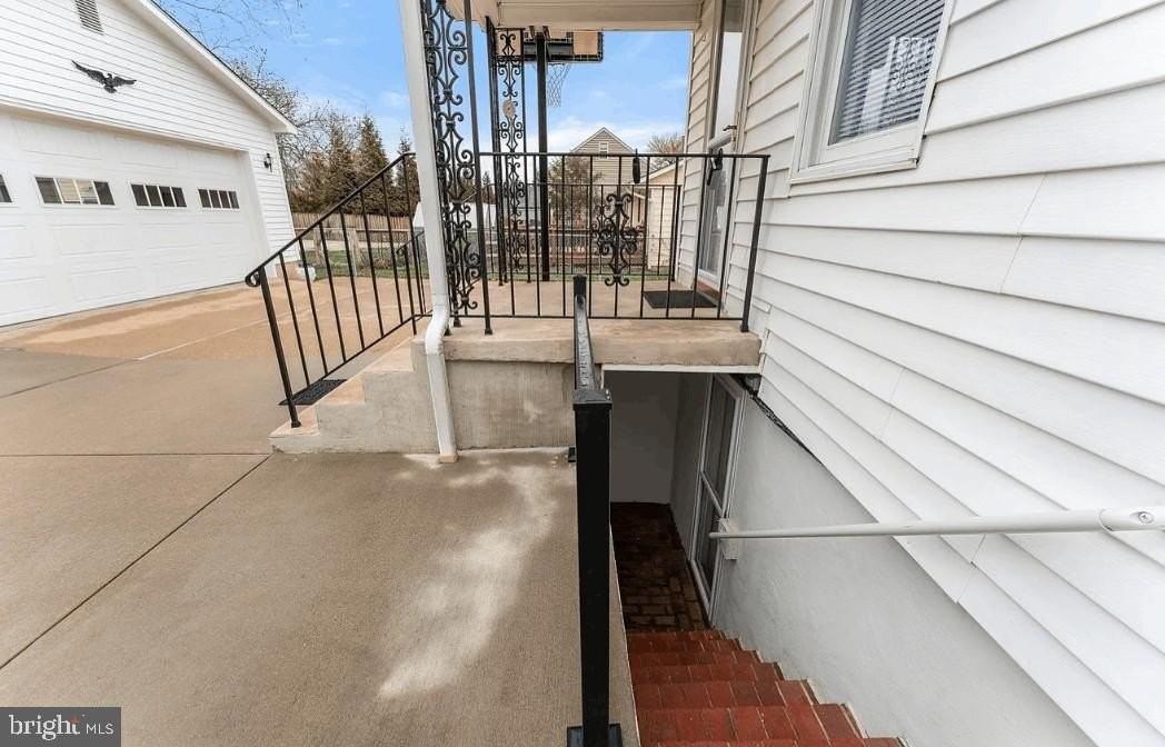 1406 F St - Photo 7 of 28