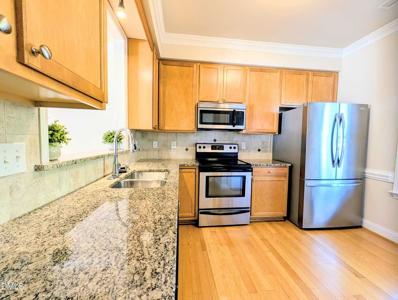 846 Myrtle Grove Ln - Photo 4 of 35