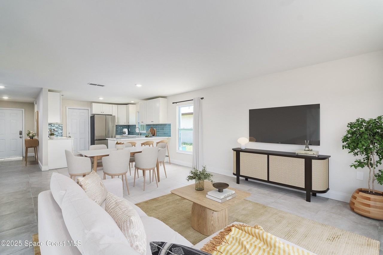 828 Angela Ave #A - Photo 7 of 36