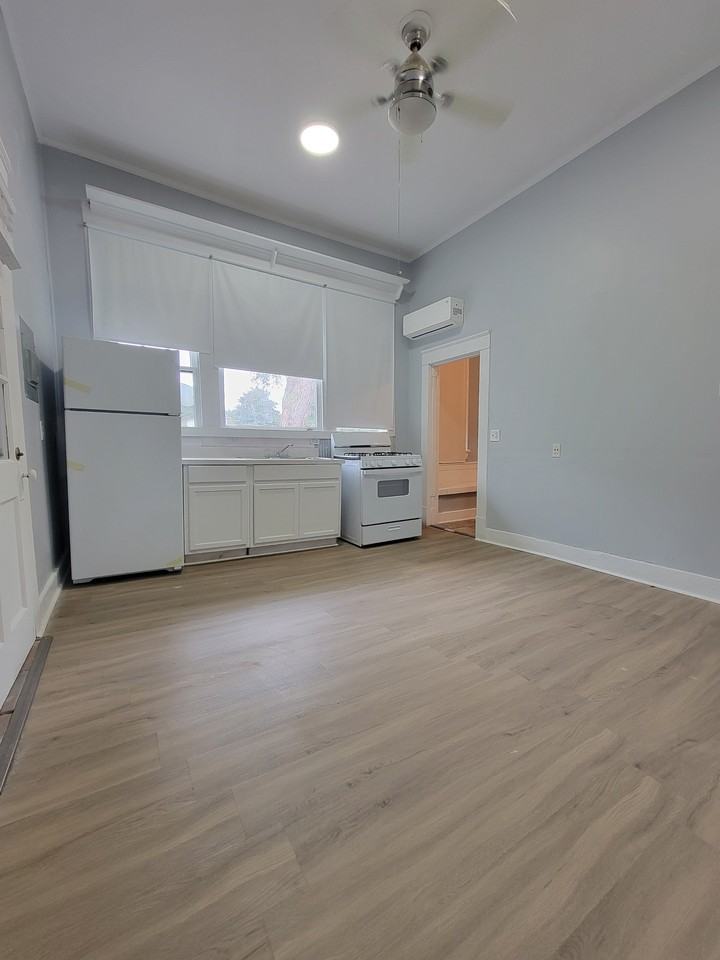 613 W Pine St #2 - Photo 5 of 6