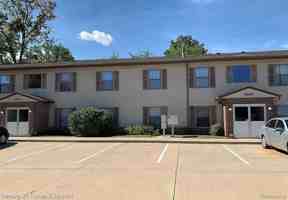 featured image of 284 School St