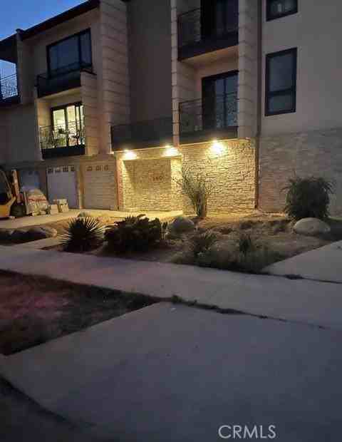 140 Acacia Ave Apt 3 - Photo 2 of 7