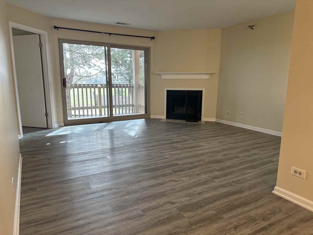 214 Glengarry Dr ##201 - Photo 6 of 18