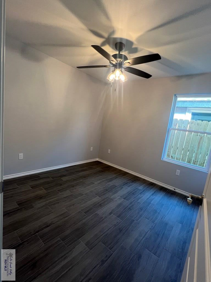 4995 Alexa Rd Unit B - Photo 7 of 14