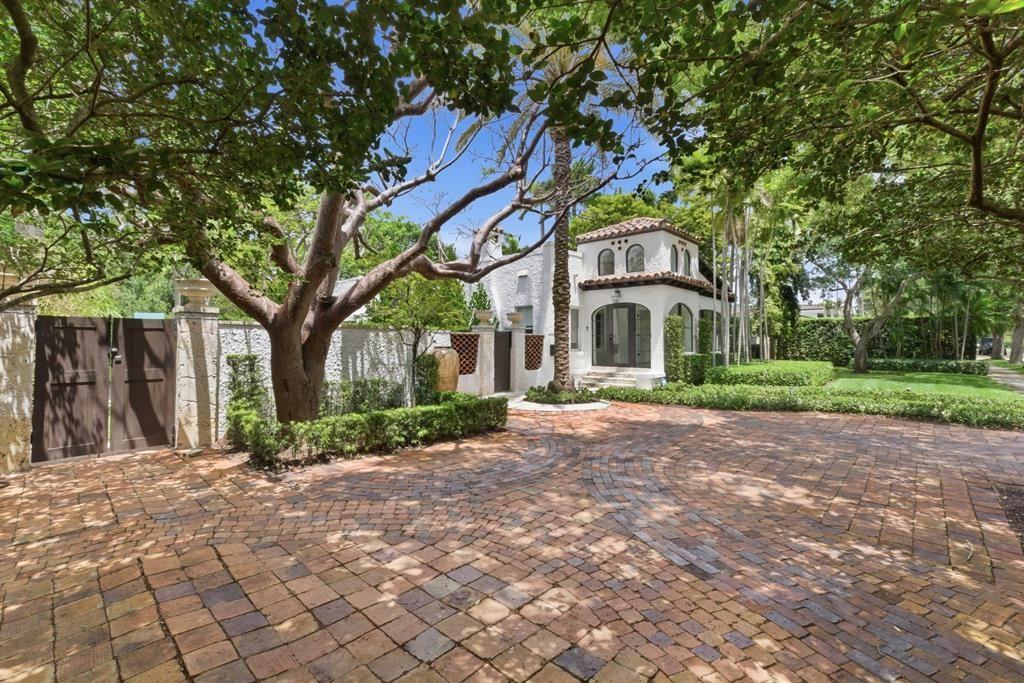 1615 Monroe St - Photo 3 of 41