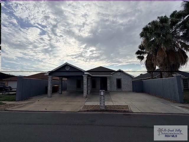 2733 Naples St - Photo 2 of 28