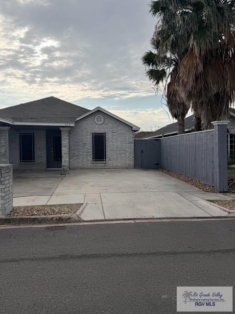 2733 Naples St - Photo 3 of 28