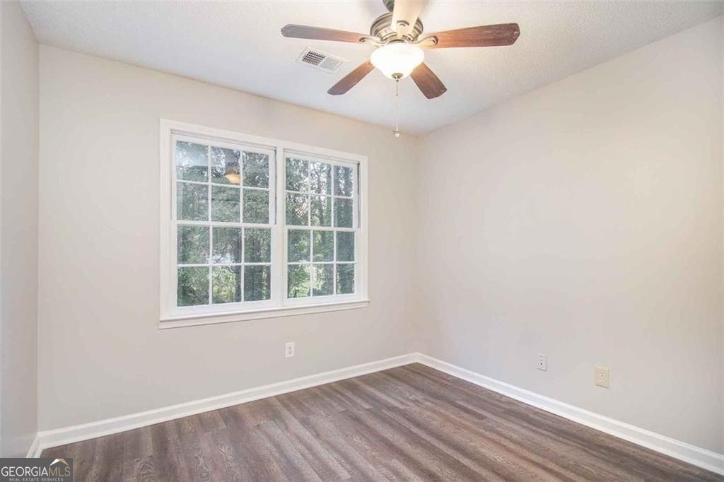 1560 Red Briar Way - Photo 6 of 8