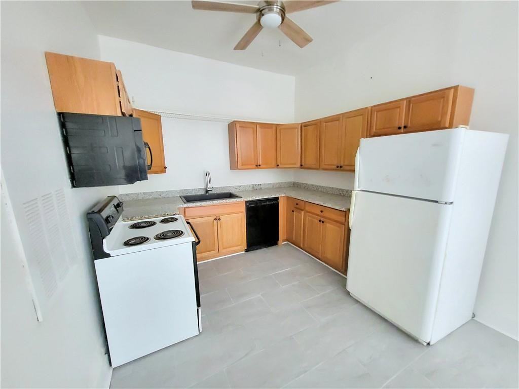 1101 3rd St - Photo 4 of 6