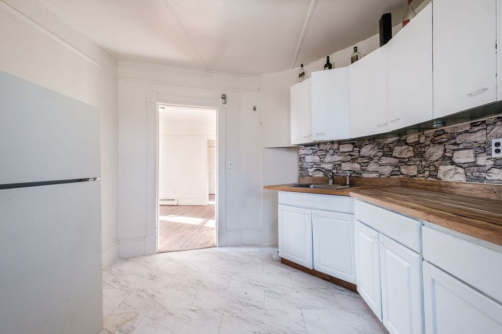 368 Liberty St #C - Photo 4 of 19