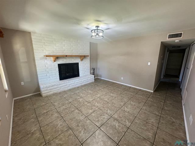 2106 W Bullock Ave - Photo 2 of 14