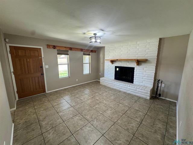 2106 W Bullock Ave - Photo 3 of 14